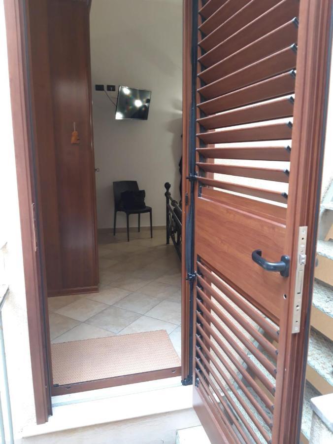 Casa Ale Bed and Breakfast Brindisi Eksteriør billede